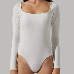 Anthropologie ASTR The Label Winter White Ribbed‎ Bodysuit – Large & Revolve